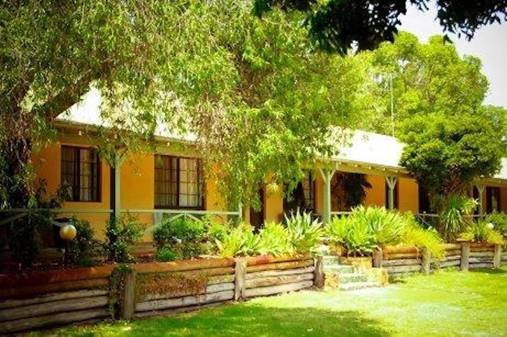 Ravenswood Hotel Εξωτερικό φωτογραφία